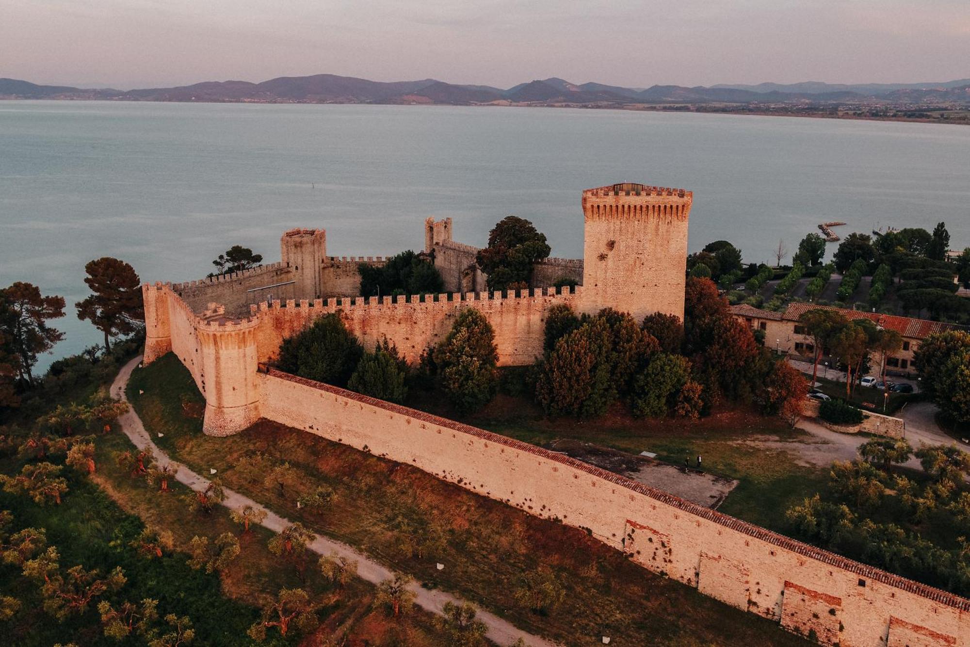 I See Lake Castiglione del Lago Exterior photo