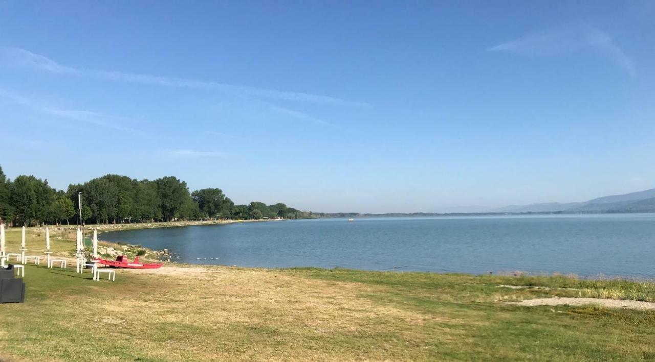 I See Lake Castiglione del Lago Exterior photo